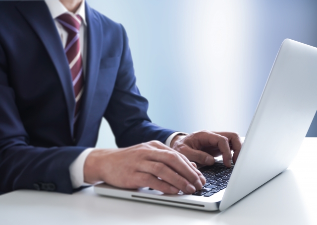 パソコンと男性